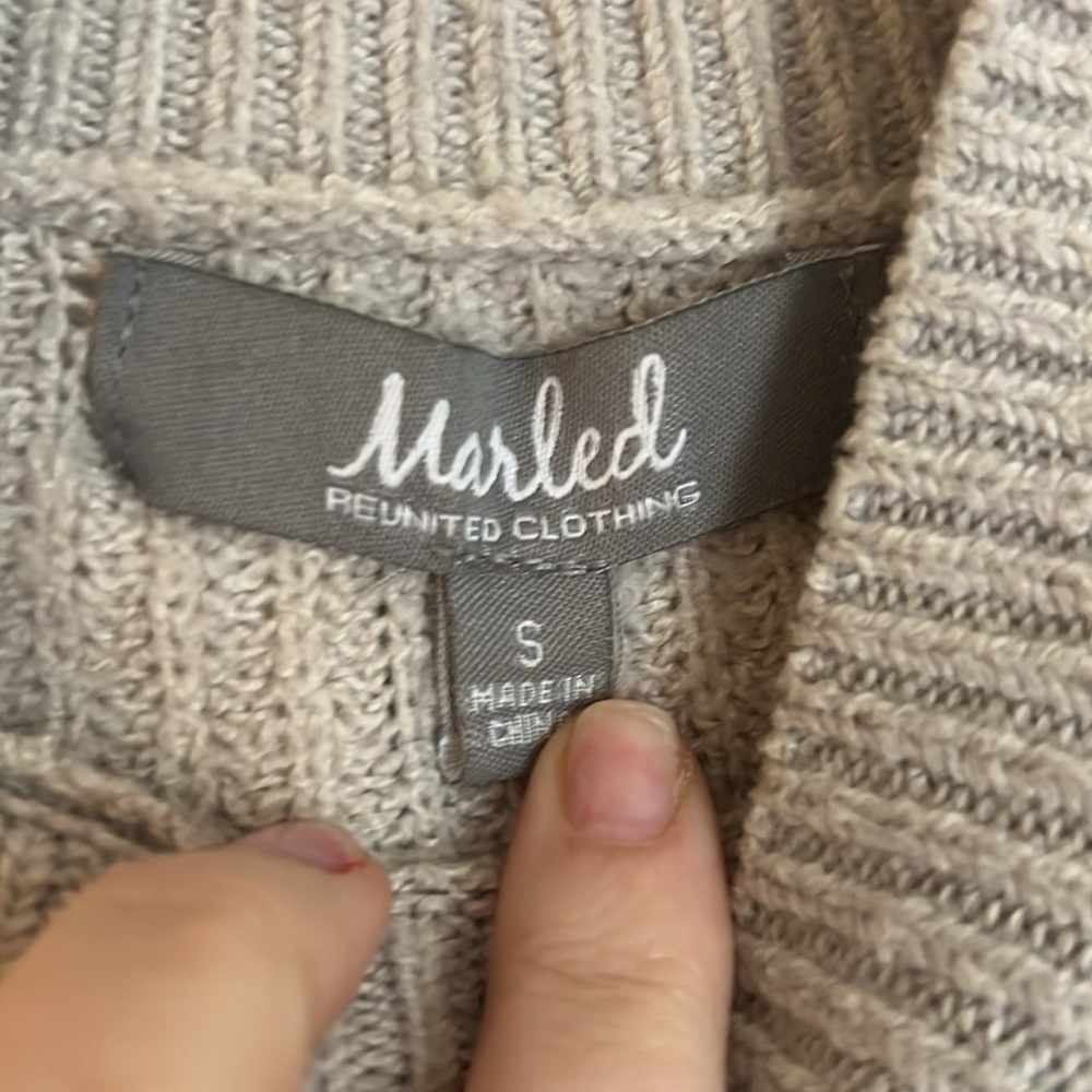 Sweater - Picture 2 of 4